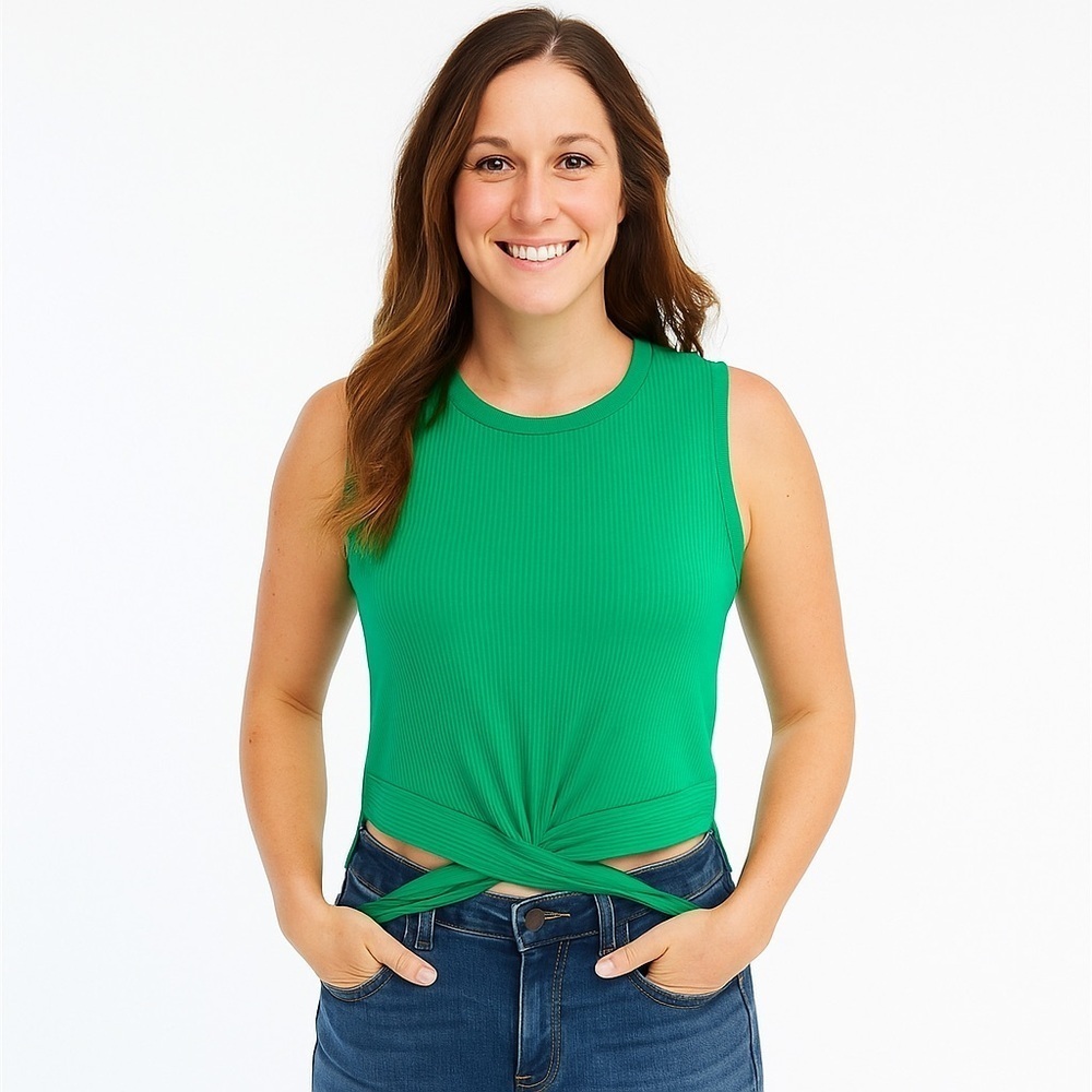 Wild Love Green Criss Cross Cutout Cropped Tank Size M